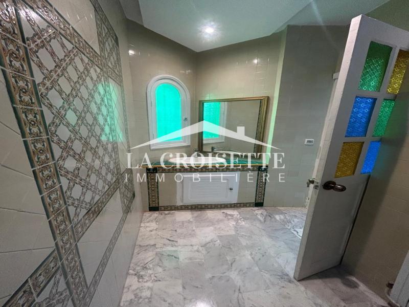 Villa S+4 avec piscine à La Marsa 